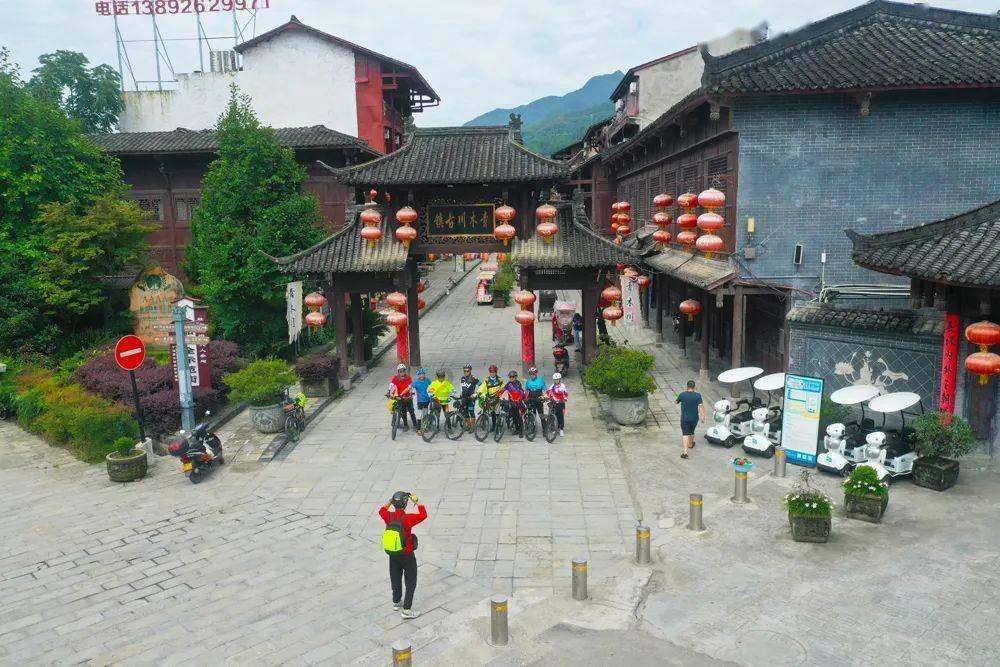 小数中单位换算：涉及小数点的移动，扩大往右移动，缩小往左移动
